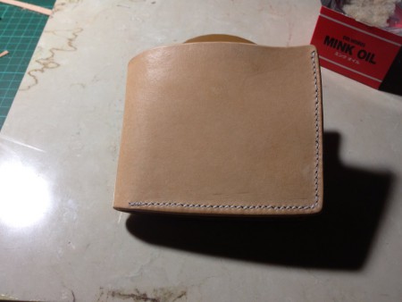 男用短夾 材質:植鞣牛皮 原皮色