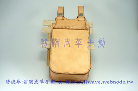 皮雕水牛頭骨腰包 材質:天然植鞣牛皮 蜂蜜色